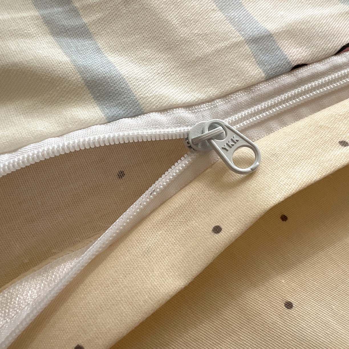 91家纺网 家纺一手货源 找家纺 六巷胡同 2025新款INS卡通减龄可爱风全棉四件套（开学季系列） 星星腊肠狗