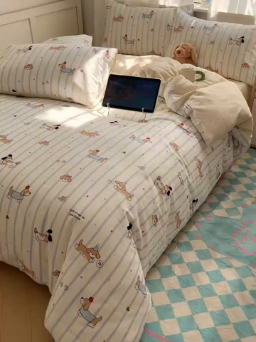 91家纺网 家纺一手货源 找家纺 六巷胡同 2025新款INS卡通减龄可爱风全棉四件套（开学季系列） 星星腊肠狗