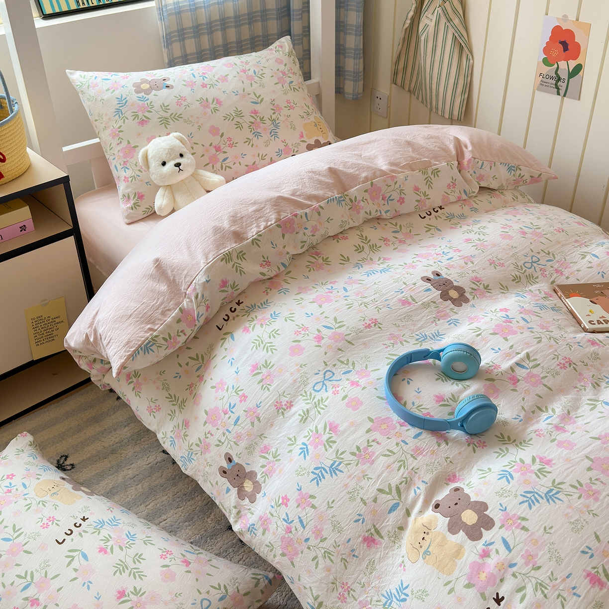 91家纺网 家纺一手货源 找家纺 沐芷 2025 开学季学生宿舍三件套 水洗棉四件套被套床单 花仙兔兔