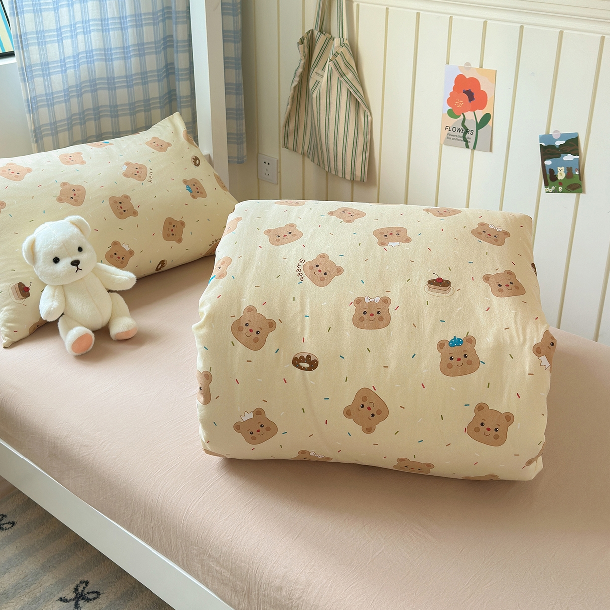 91家纺网 家纺一手货源 找家纺 沐芷 2025 开学季学生宿舍三件套 水洗棉四件套被套床单 黄油小熊