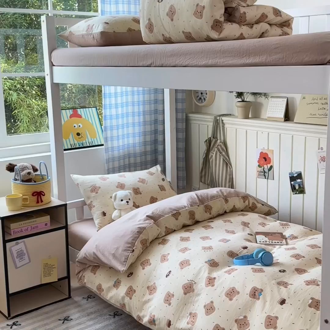 91家纺网 家纺一手货源 找家纺 沐芷 2025 开学季学生宿舍三件套 水洗棉四件套被套床单 黄油小熊