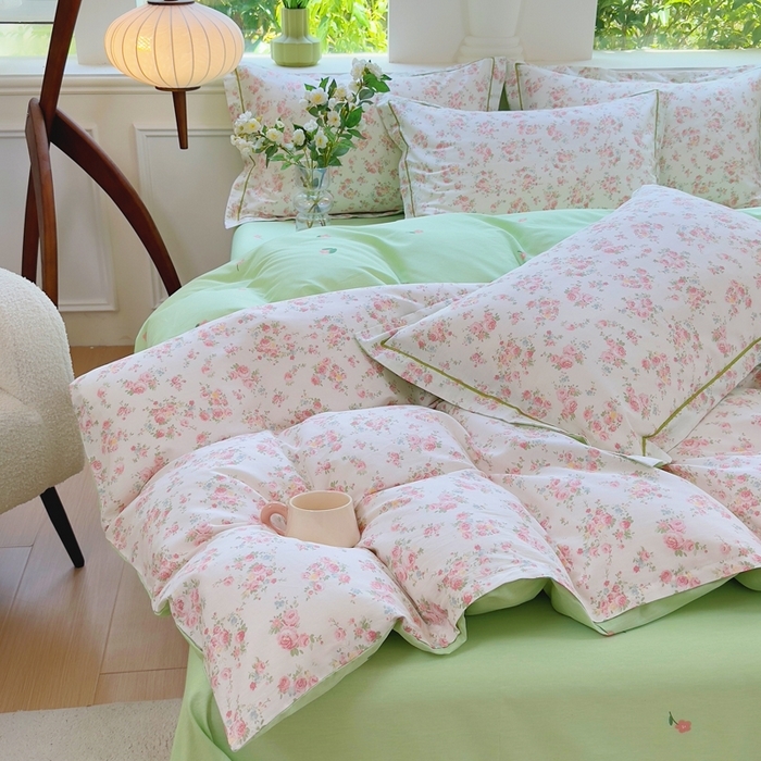 91家纺网 家纺一手货源 找家纺 （总）铭博家纺 2025新款直播爆款100%全棉吊边一字绣工艺款13070印花全棉四件套