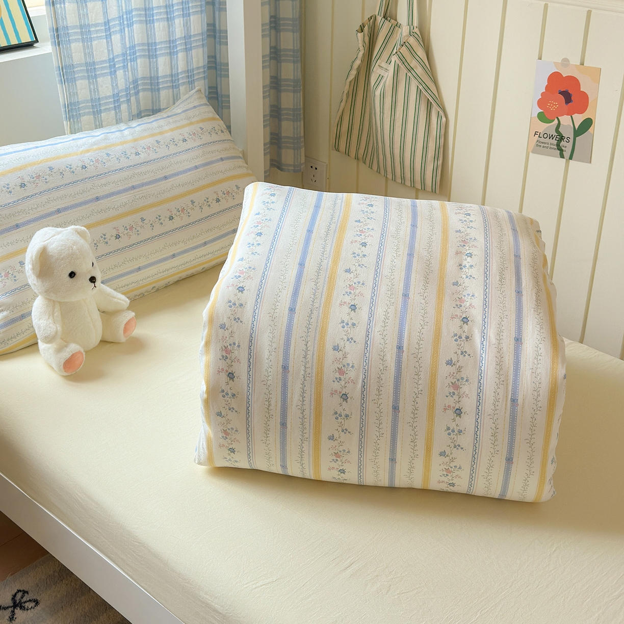 91家纺网 家纺一手货源 找家纺 沐芷 2025 开学季学生宿舍三件套 水洗棉四件套被套床单 空白诗