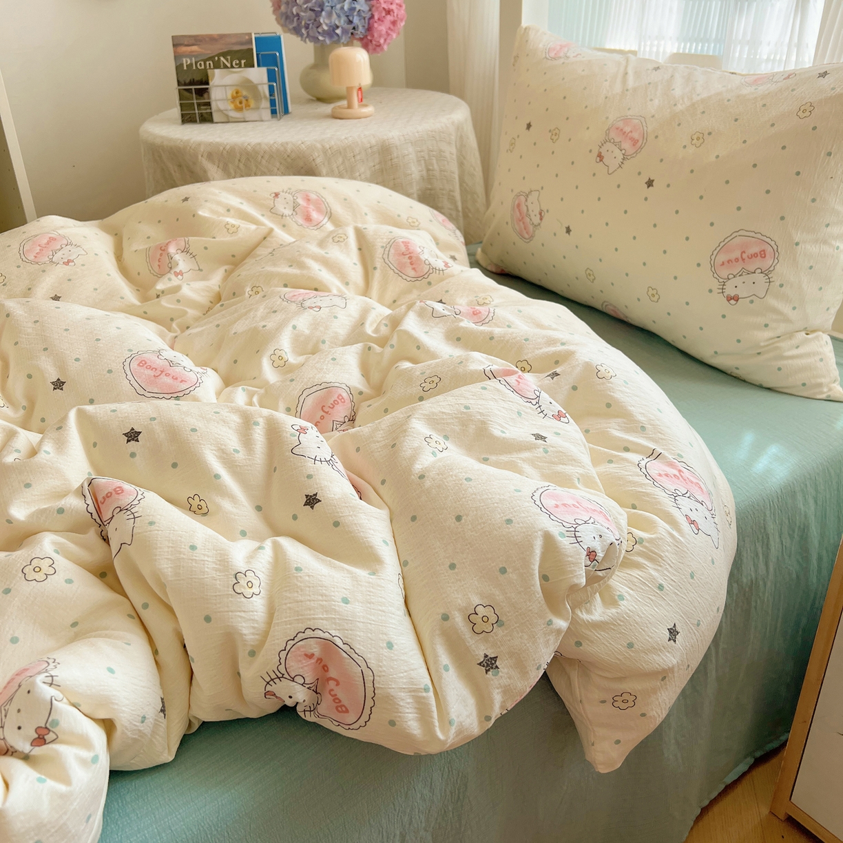 91家纺网 家纺一手货源 找家纺 繁花家居 2025新款木棉爆款学生床三件套四件套跑量款 爱心喵-白