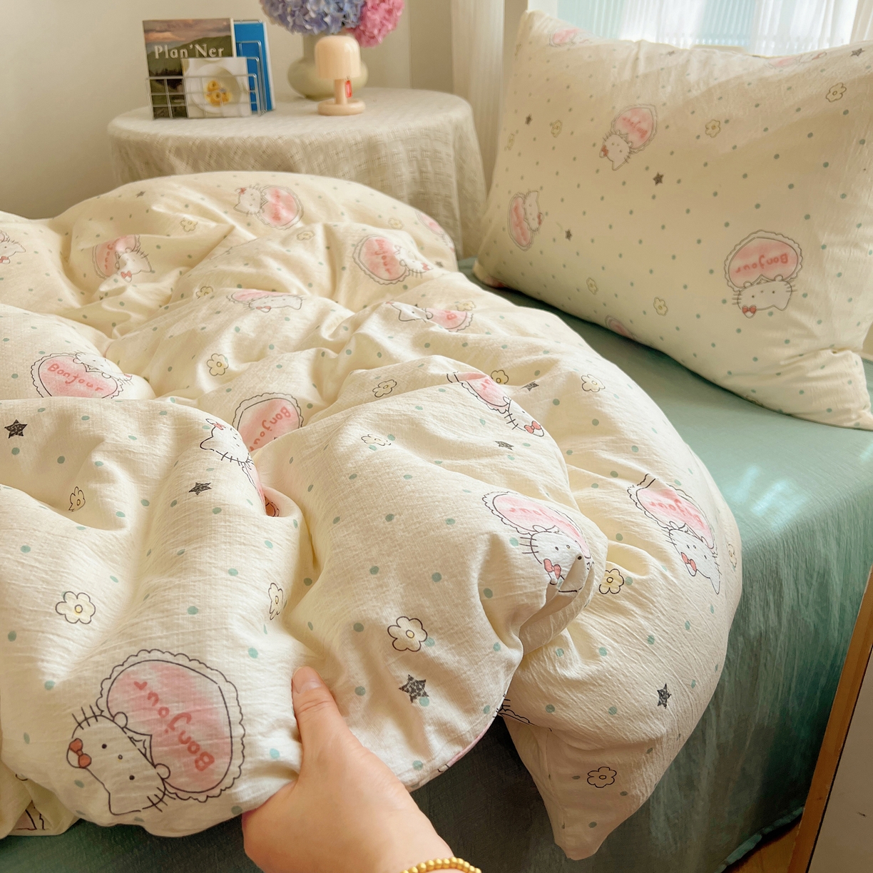 91家纺网 家纺一手货源 找家纺 繁花家居 2025新款木棉爆款学生床三件套四件套跑量款 爱心喵-白