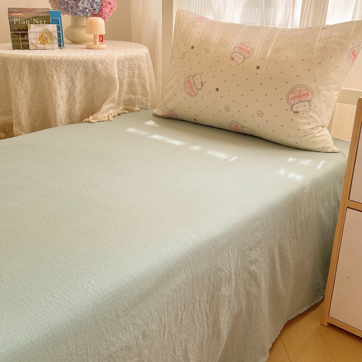 91家纺网 家纺一手货源 找家纺 繁花家居 2025新款木棉爆款学生床三件套四件套跑量款 爱心喵-白