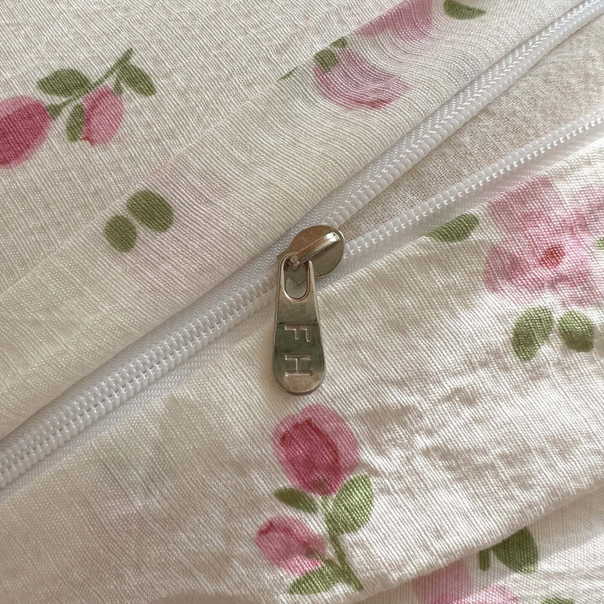 91家纺网 家纺一手货源 找家纺 繁花家居 2025新款木棉爆款学生床三件套四件套跑量款 花花狗