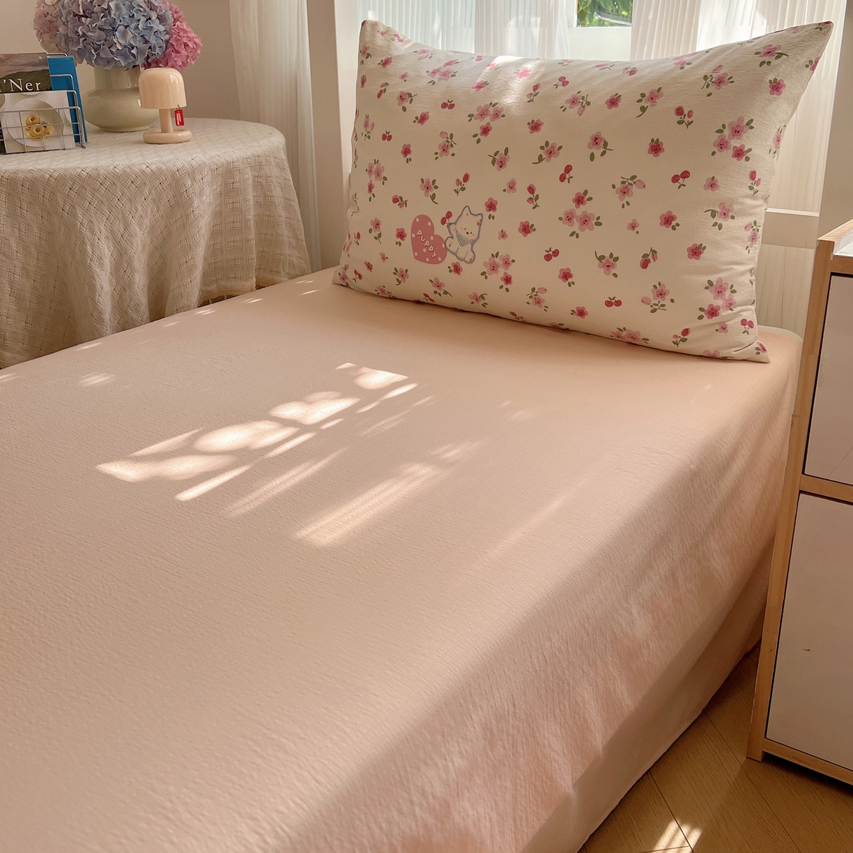 91家纺网 家纺一手货源 找家纺 繁花家居 2025新款木棉爆款学生床三件套四件套跑量款 花花狗