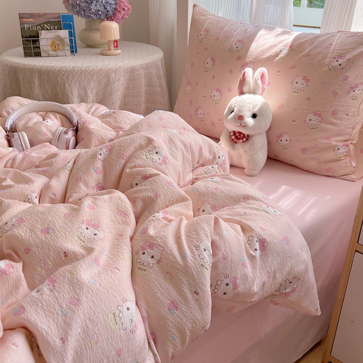 91家纺网 家纺一手货源 找家纺 繁花家居 2025新款木棉爆款学生床三件套四件套跑量款 甜筒小喵-粉