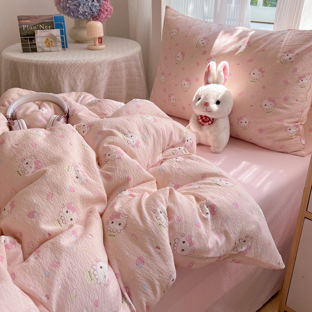 91家纺网 家纺一手货源 找家纺 繁花家居 2025新款木棉爆款学生床三件套四件套跑量款 甜筒小喵-粉