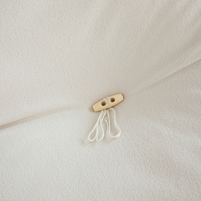 91家纺网 家纺一手货源 找家纺 沐沐家纺2026新款油蜡皮床头靠背 白色