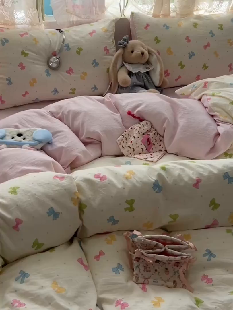 91家纺网 家纺一手货源 找家纺 盼季家纺 2025新款A类水洗棉印花双拼床上用品四件套学生宿舍床笠三件套 简单款-蝴蝶点点