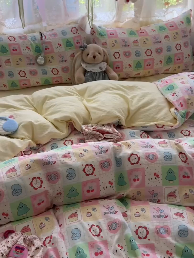 91家纺网 家纺一手货源 找家纺 盼季家纺 2025新款A类水洗棉印花双拼床上用品四件套学生宿舍床笠三件套 简单款-方方乐园