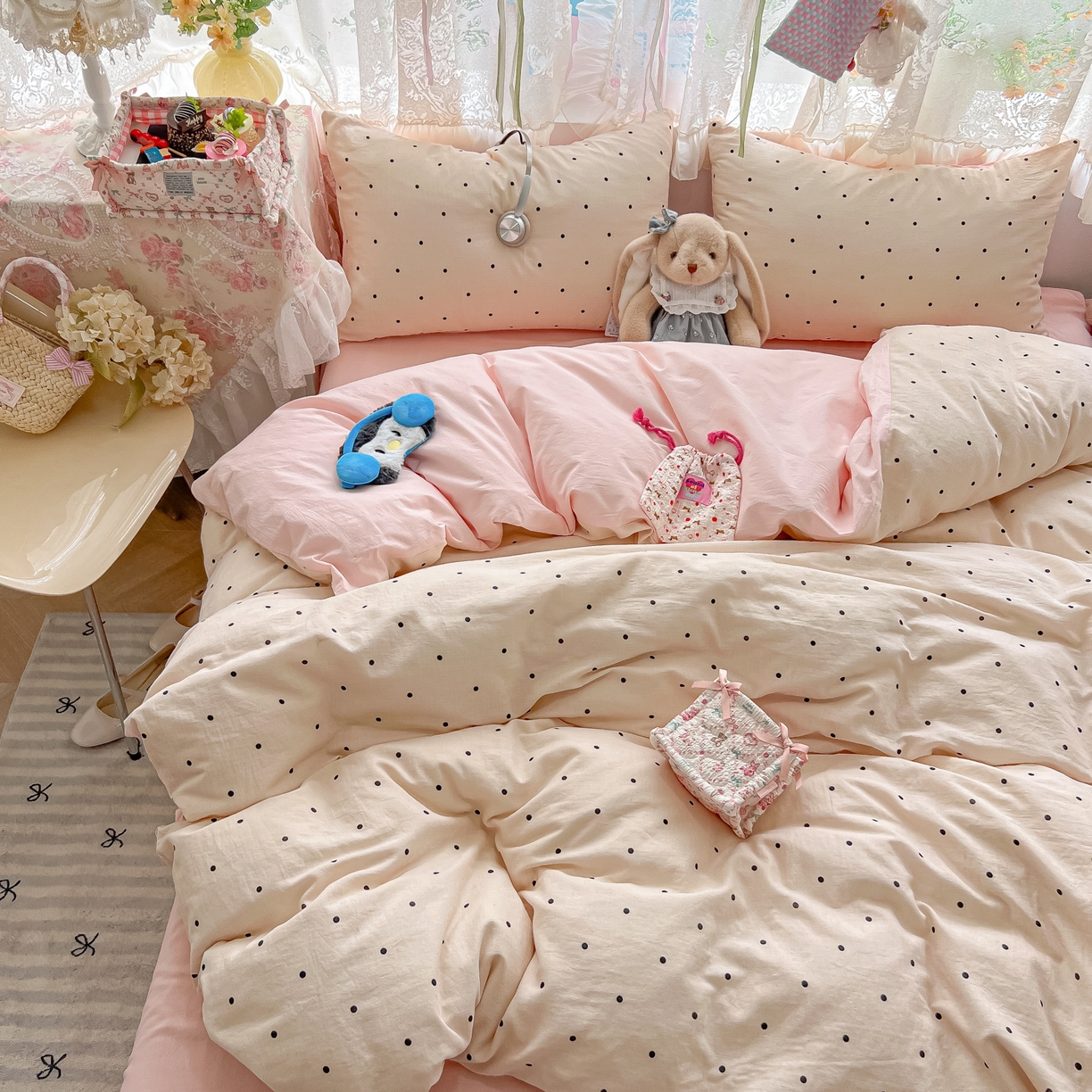 91家纺网 家纺一手货源 找家纺 盼季家纺 2025新款A类水洗棉印花双拼床上用品四件套学生宿舍床笠三件套 简单款-粉白波点