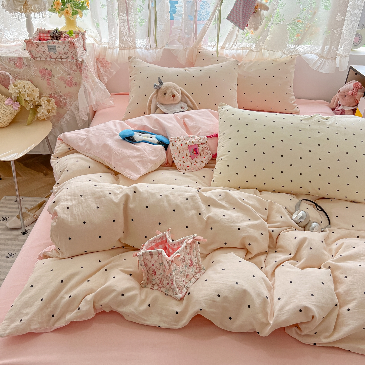 91家纺网 家纺一手货源 找家纺 盼季家纺 2025新款A类水洗棉印花双拼床上用品四件套学生宿舍床笠三件套 简单款-粉白波点