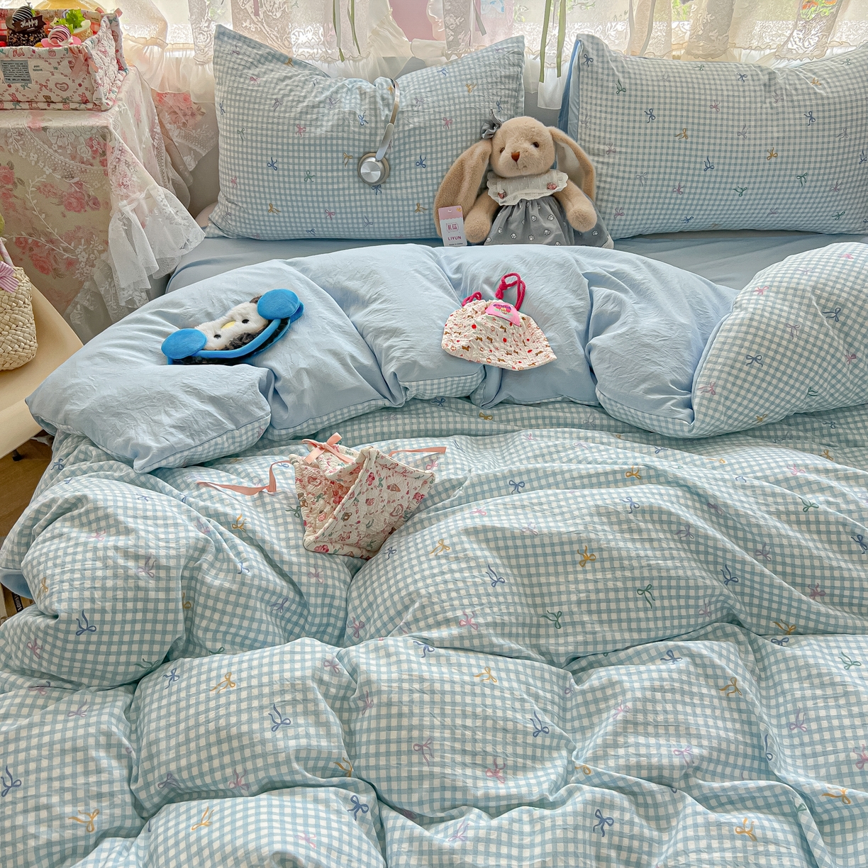 91家纺网 家纺一手货源 找家纺 盼季家纺 2025新款A类水洗棉印花双拼床上用品四件套学生宿舍床笠三件套 简单款-蝴蝶结蓝格