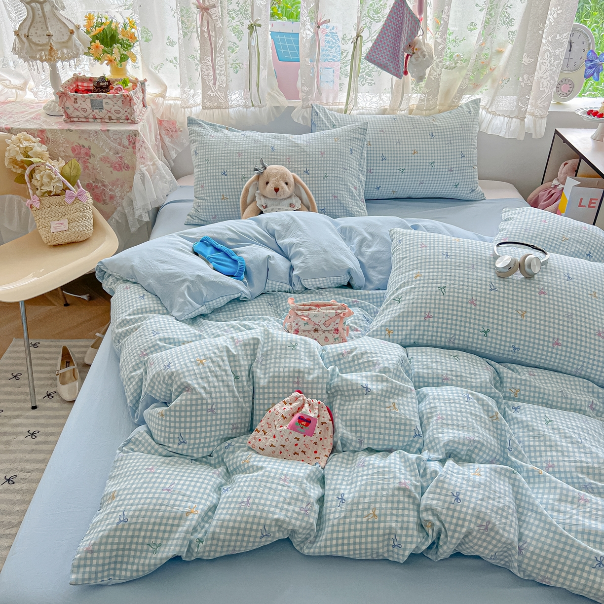 91家纺网 家纺一手货源 找家纺 盼季家纺 2025新款A类水洗棉印花双拼床上用品四件套学生宿舍床笠三件套 简单款-蝴蝶结蓝格