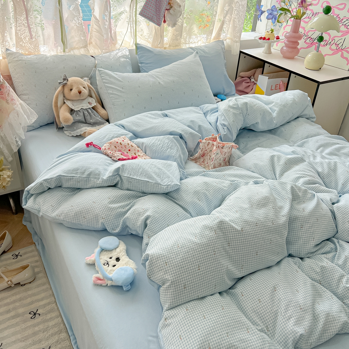 91家纺网 家纺一手货源 找家纺 盼季家纺 2025新款A类水洗棉印花双拼床上用品四件套学生宿舍床笠三件套 简单款-蓝格小花