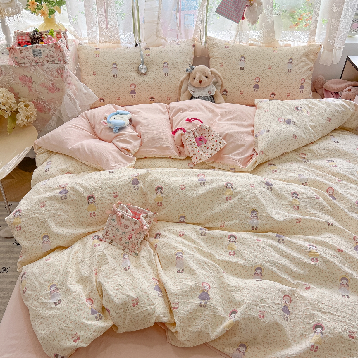 91家纺网 家纺一手货源 找家纺 盼季家纺 2025新款A类水洗棉印花双拼床上用品四件套学生宿舍床笠三件套 简单款-邻家女孩