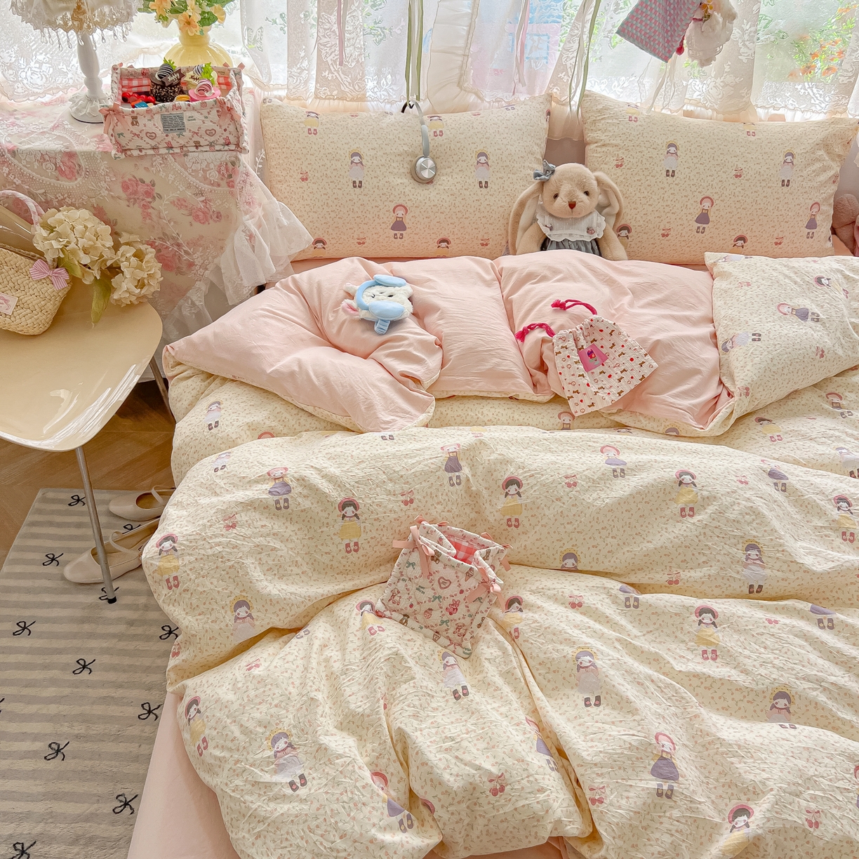 91家纺网 家纺一手货源 找家纺 盼季家纺 2025新款A类水洗棉印花双拼床上用品四件套学生宿舍床笠三件套 简单款-邻家女孩