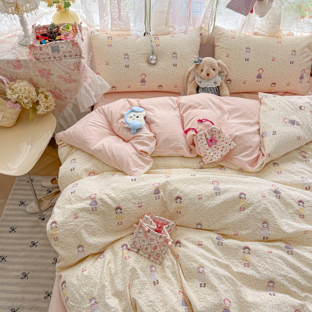 91家纺网 家纺一手货源 找家纺 盼季家纺 2025新款A类水洗棉印花双拼床上用品四件套学生宿舍床笠三件套 简单款-邻家女孩