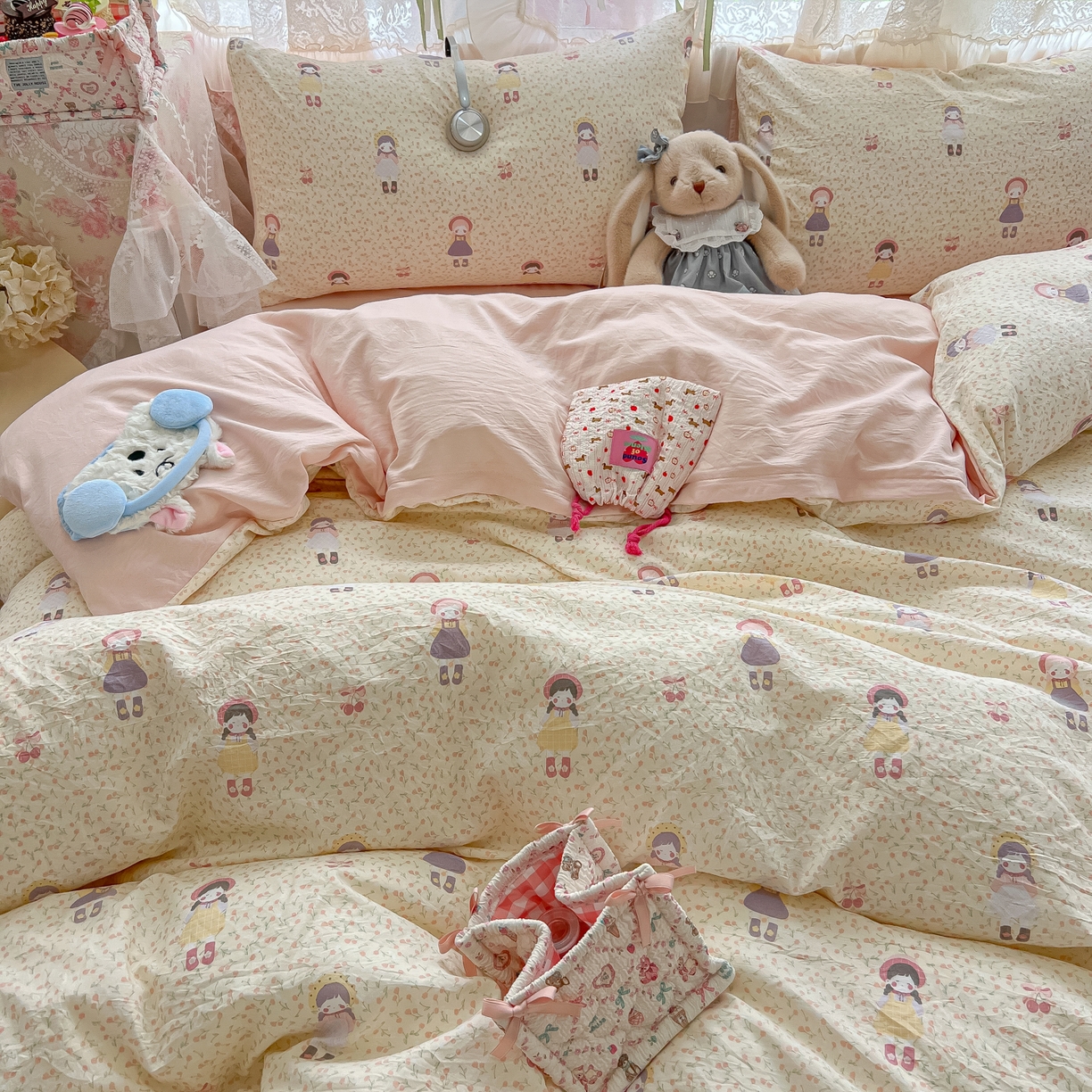 91家纺网 家纺一手货源 找家纺 盼季家纺 2025新款A类水洗棉印花双拼床上用品四件套学生宿舍床笠三件套 简单款-邻家女孩