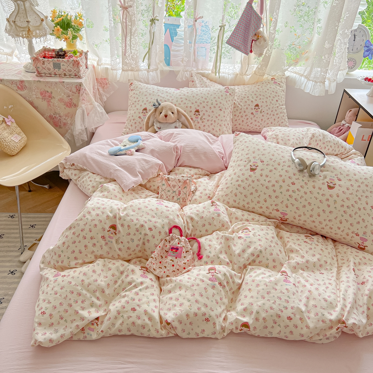 91家纺网 家纺一手货源 找家纺 盼季家纺 2025新款A类水洗棉印花双拼床上用品四件套学生宿舍床笠三件套 简单款-萌妹