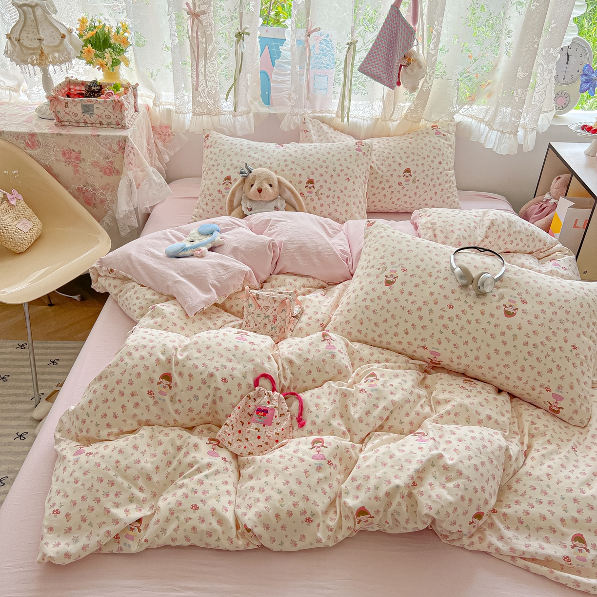 91家纺网 家纺一手货源 找家纺 盼季家纺 2025新款A类水洗棉印花双拼床上用品四件套学生宿舍床笠三件套 简单款-萌妹