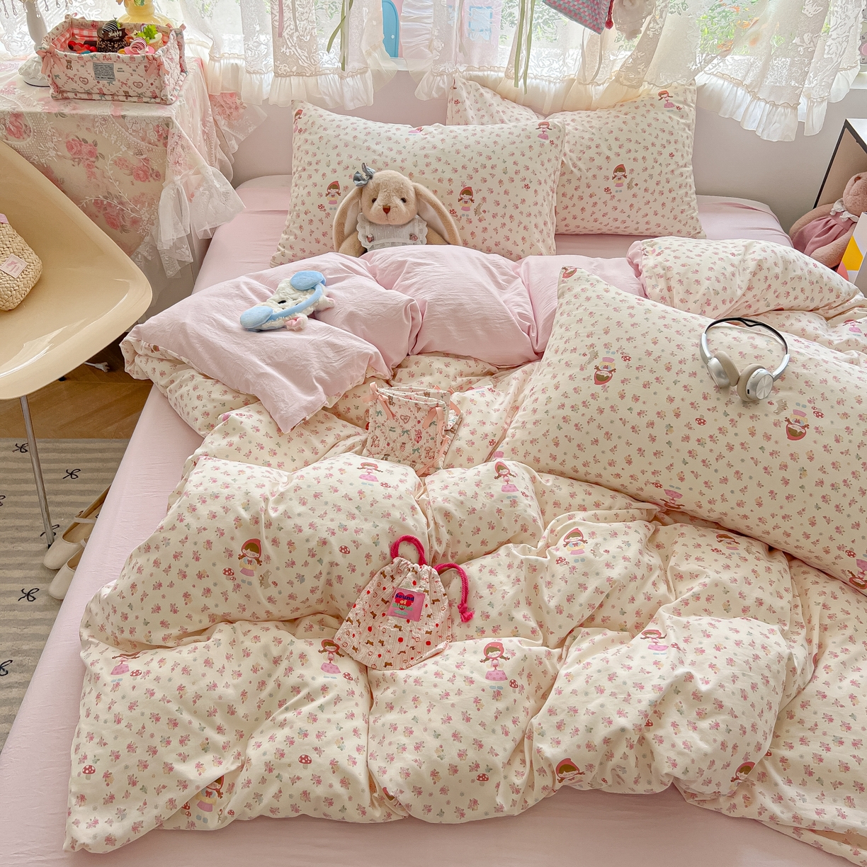 91家纺网 家纺一手货源 找家纺 盼季家纺 2025新款A类水洗棉印花双拼床上用品四件套学生宿舍床笠三件套 简单款-萌妹