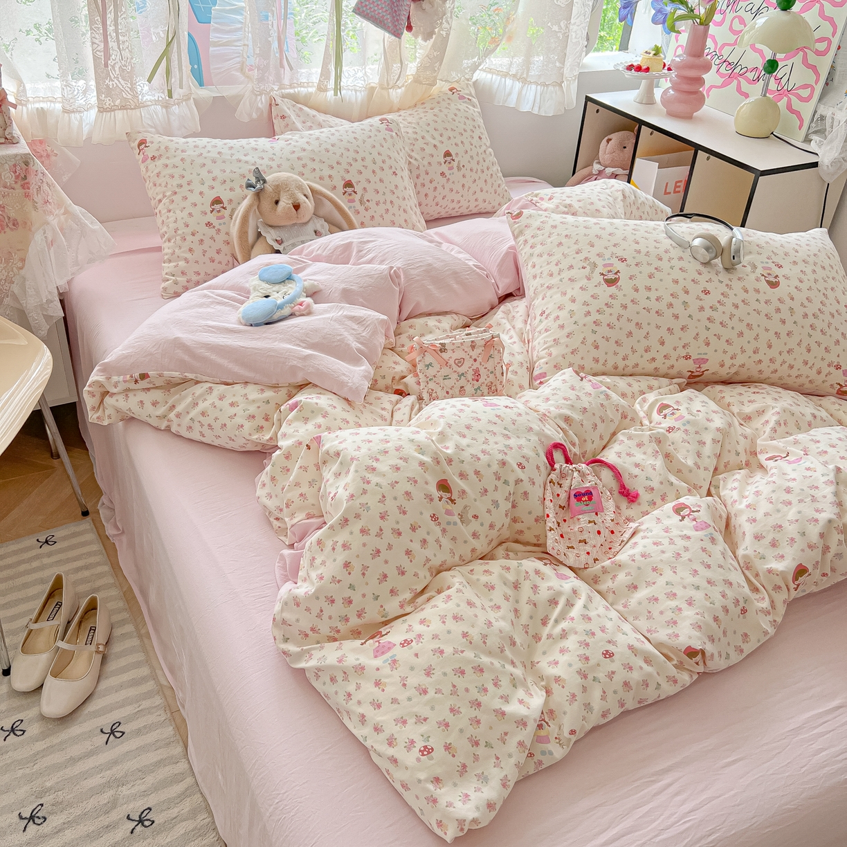 91家纺网 家纺一手货源 找家纺 盼季家纺 2025新款A类水洗棉印花双拼床上用品四件套学生宿舍床笠三件套 简单款-萌妹