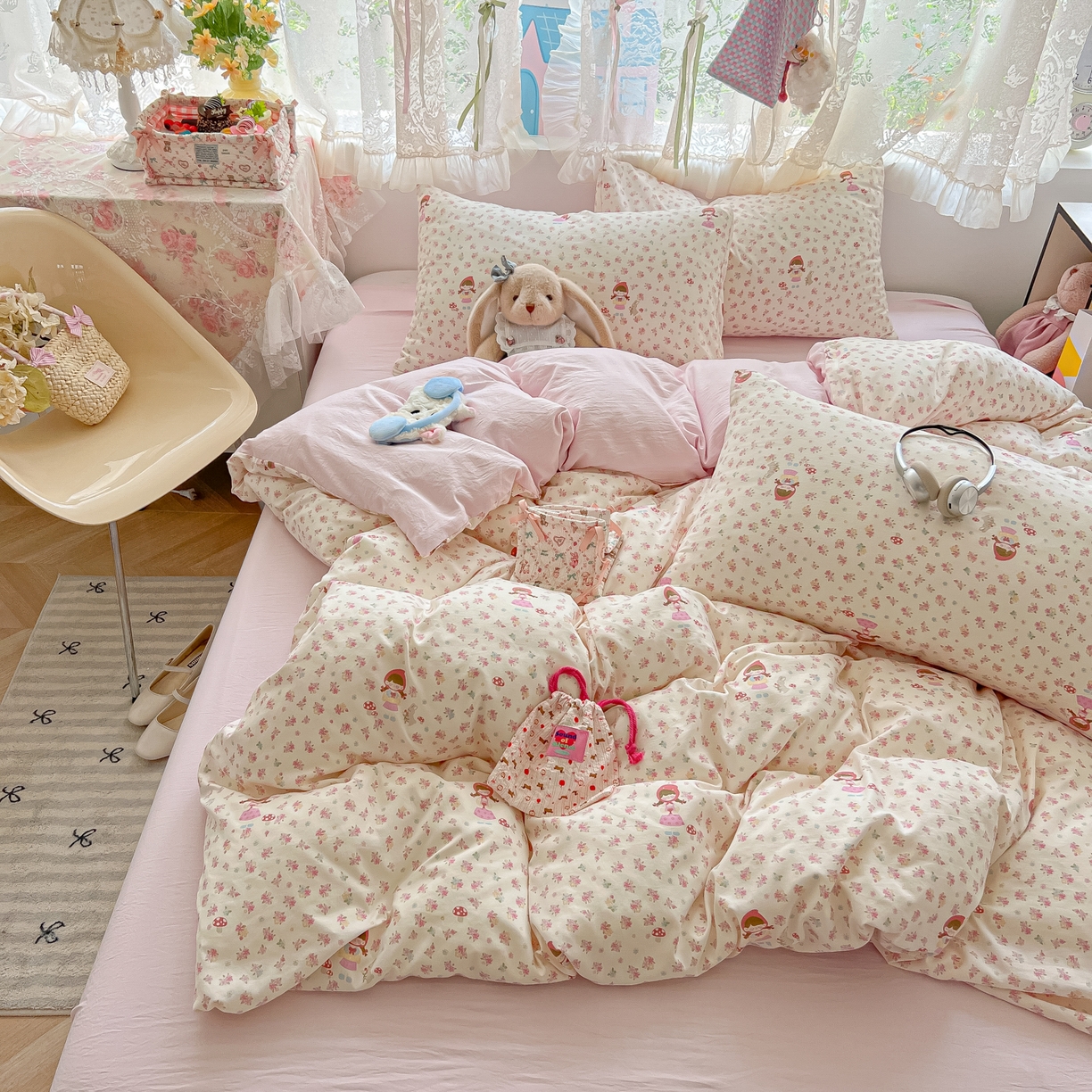 91家纺网 家纺一手货源 找家纺 盼季家纺 2025新款A类水洗棉印花双拼床上用品四件套学生宿舍床笠三件套 简单款-萌妹