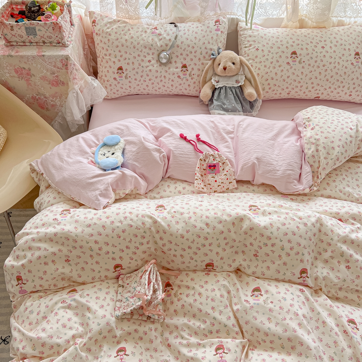 91家纺网 家纺一手货源 找家纺 盼季家纺 2025新款A类水洗棉印花双拼床上用品四件套学生宿舍床笠三件套 简单款-萌妹