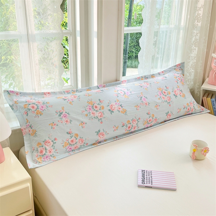 91家纺网 家纺一手货源 找家纺 圣比熊 2025新款云感双层纱印花双人枕套情侣1.5m枕芯套1.8床枕头 繁花入梦