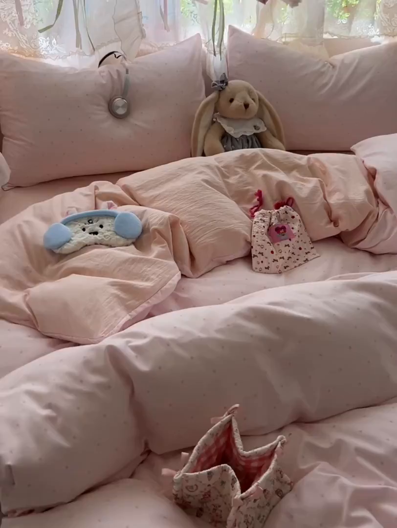 91家纺网 家纺一手货源 找家纺 盼季家纺 2025新款A类水洗棉印花双拼床上用品四件套学生宿舍床笠三件套 简单款-奶油粉点