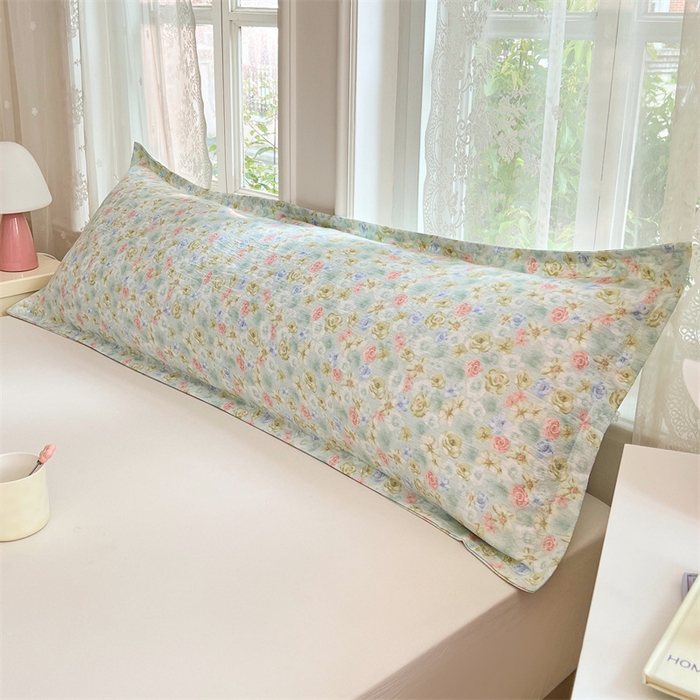 91家纺网 家纺一手货源 找家纺 圣比熊 2025新款云感双层纱印花双人枕套情侣1.5m枕芯套1.8床枕头 春日初见