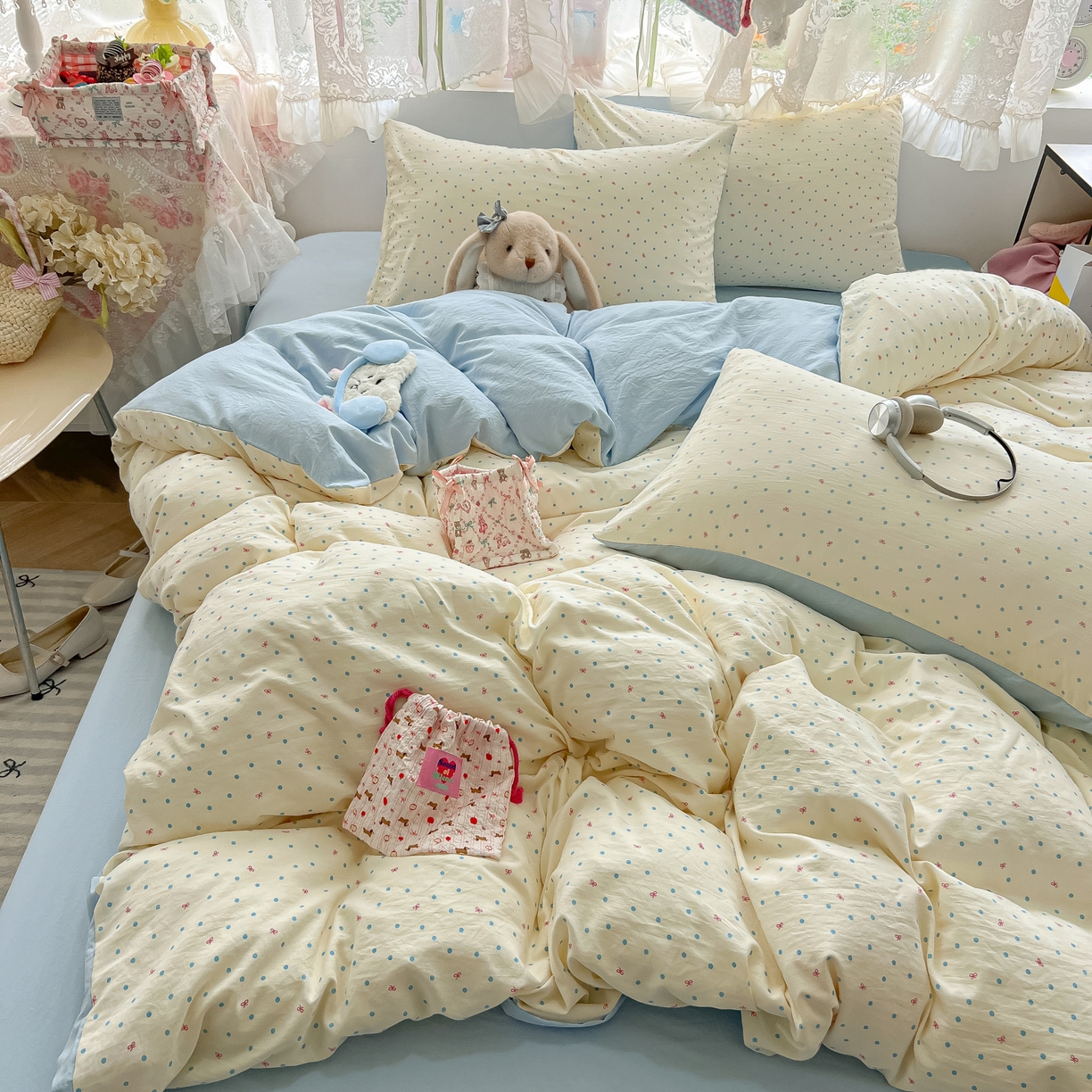 91家纺网 家纺一手货源 找家纺 盼季家纺 2025新款A类水洗棉印花双拼床上用品四件套学生宿舍床笠三件套 简单款-奶油蓝波波