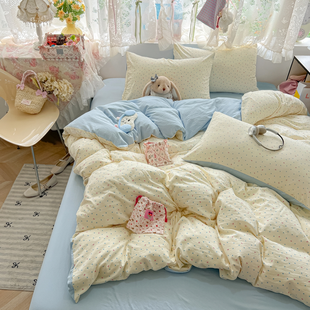 91家纺网 家纺一手货源 找家纺 盼季家纺 2025新款A类水洗棉印花双拼床上用品四件套学生宿舍床笠三件套 简单款-奶油蓝波波