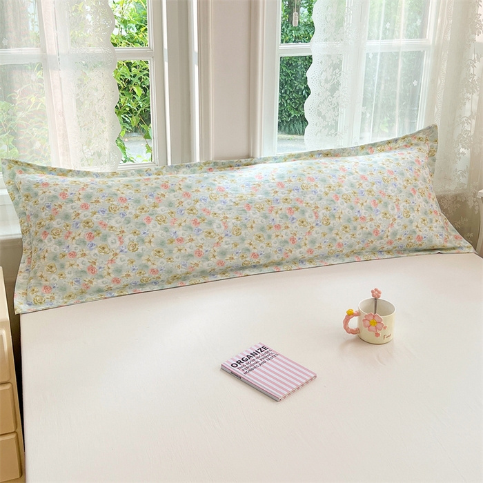 91家纺网 家纺一手货源 找家纺 圣比熊 2025新款云感双层纱印花双人枕套情侣1.5m枕芯套1.8床枕头 春日初见