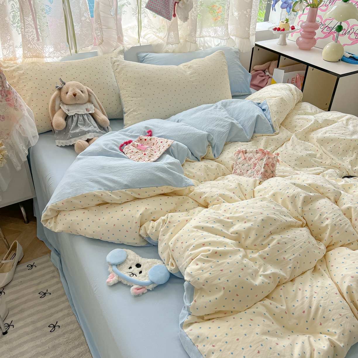 91家纺网 家纺一手货源 找家纺 盼季家纺 2025新款A类水洗棉印花双拼床上用品四件套学生宿舍床笠三件套 简单款-奶油蓝波波