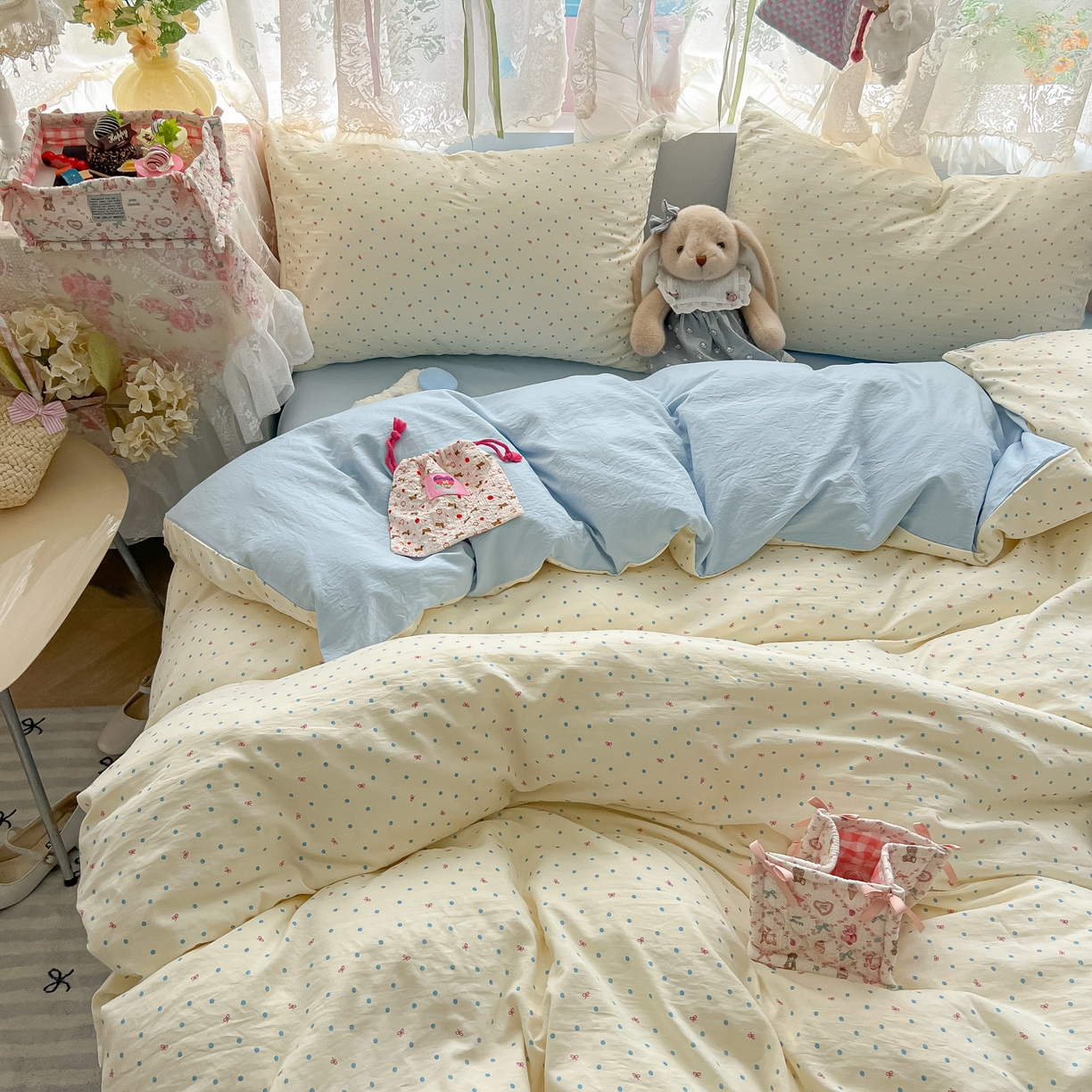 91家纺网 家纺一手货源 找家纺 盼季家纺 2025新款A类水洗棉印花双拼床上用品四件套学生宿舍床笠三件套 简单款-奶油蓝波波