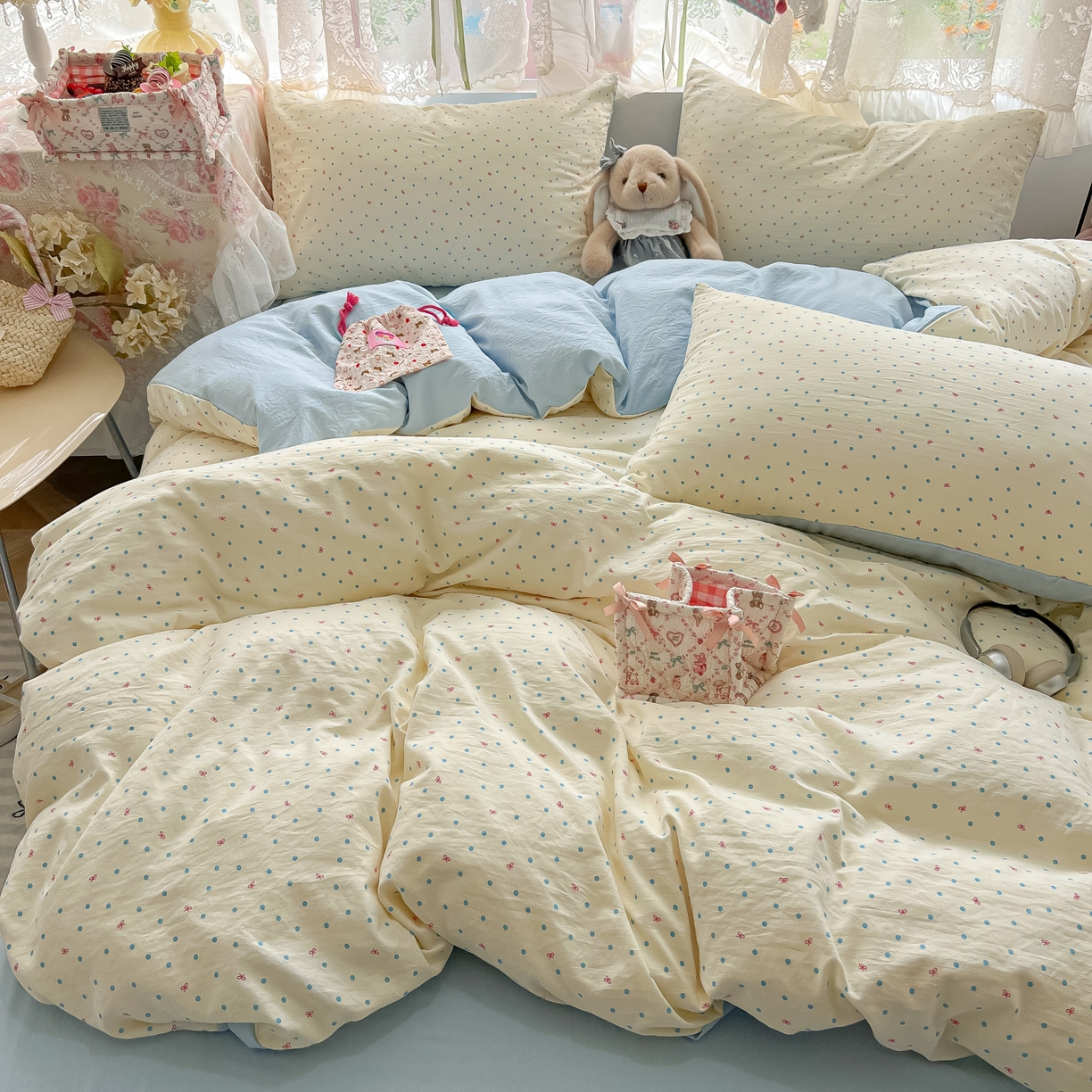 91家纺网 家纺一手货源 找家纺 盼季家纺 2025新款A类水洗棉印花双拼床上用品四件套学生宿舍床笠三件套 简单款-奶油蓝波波