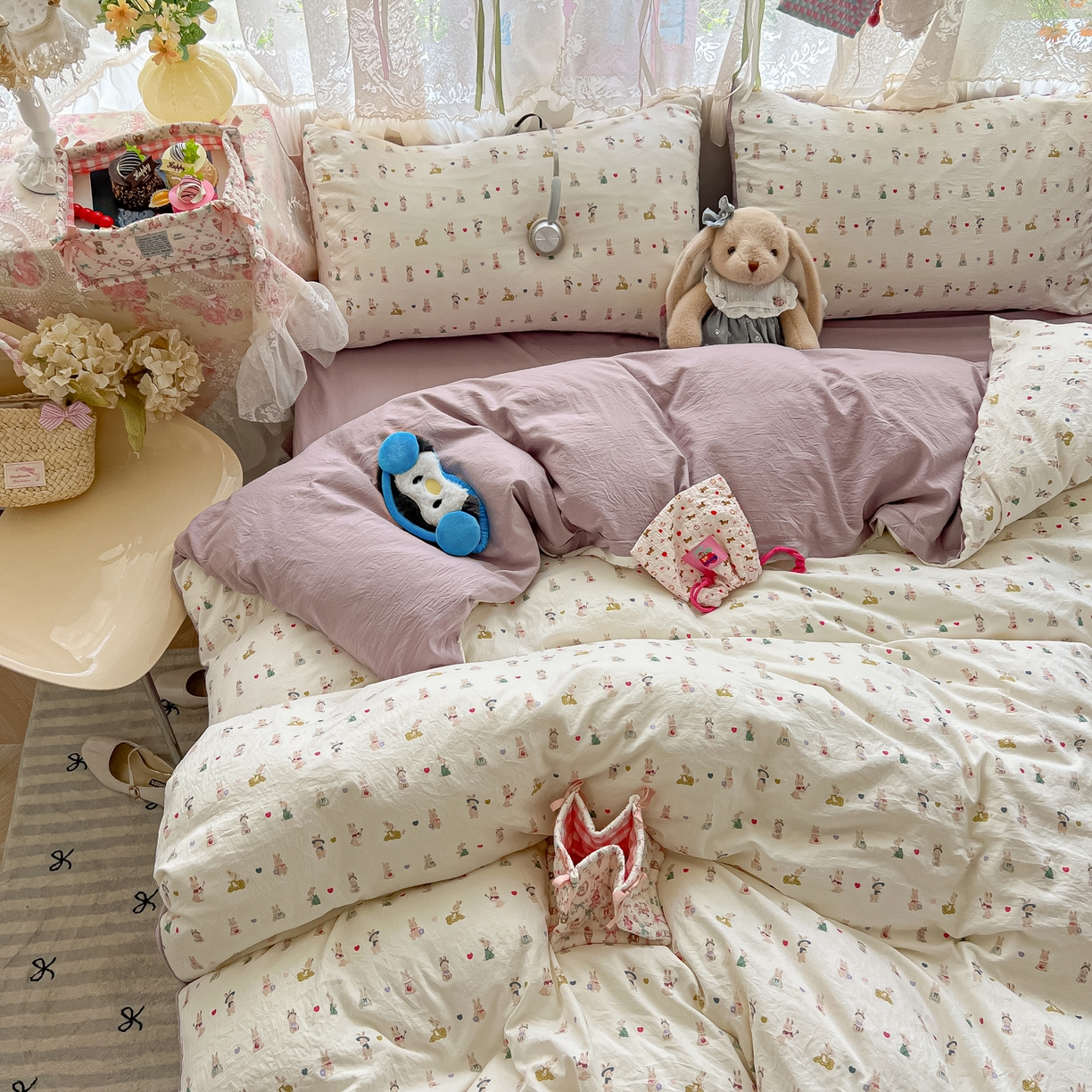 91家纺网 家纺一手货源 找家纺 盼季家纺 2025新款A类水洗棉印花双拼床上用品四件套学生宿舍床笠三件套 简单款-你好小兔