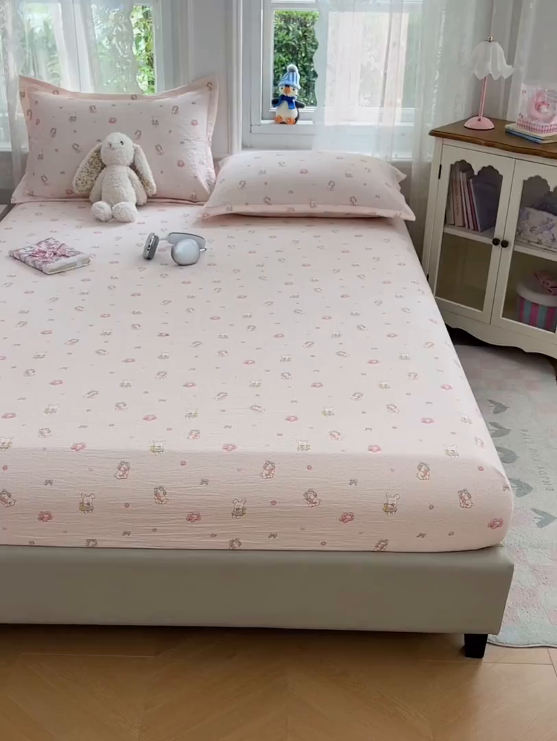 91家纺网 家纺一手货源 找家纺 圣比熊 2025新款云感双层纱印花双人枕套情侣1.5m枕芯套1.8床枕头 花田小兔