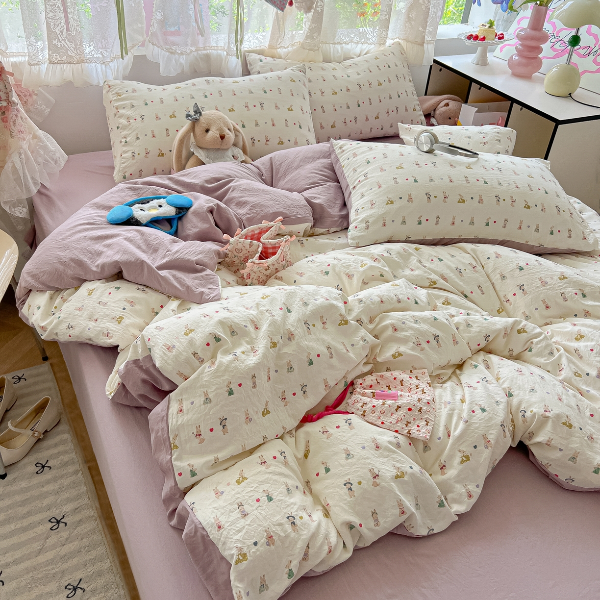 91家纺网 家纺一手货源 找家纺 盼季家纺 2025新款A类水洗棉印花双拼床上用品四件套学生宿舍床笠三件套 简单款-你好小兔