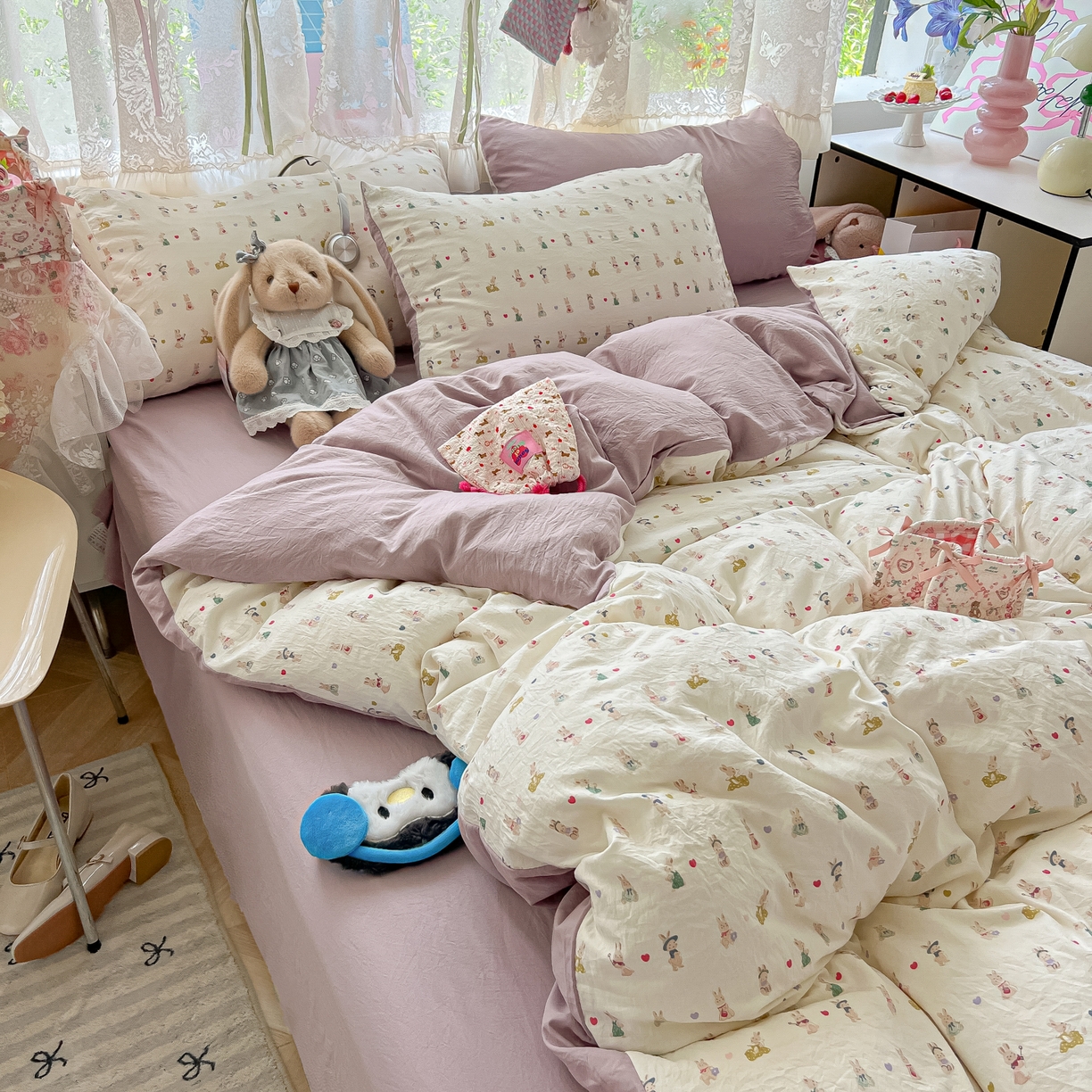 91家纺网 家纺一手货源 找家纺 盼季家纺 2025新款A类水洗棉印花双拼床上用品四件套学生宿舍床笠三件套 简单款-你好小兔