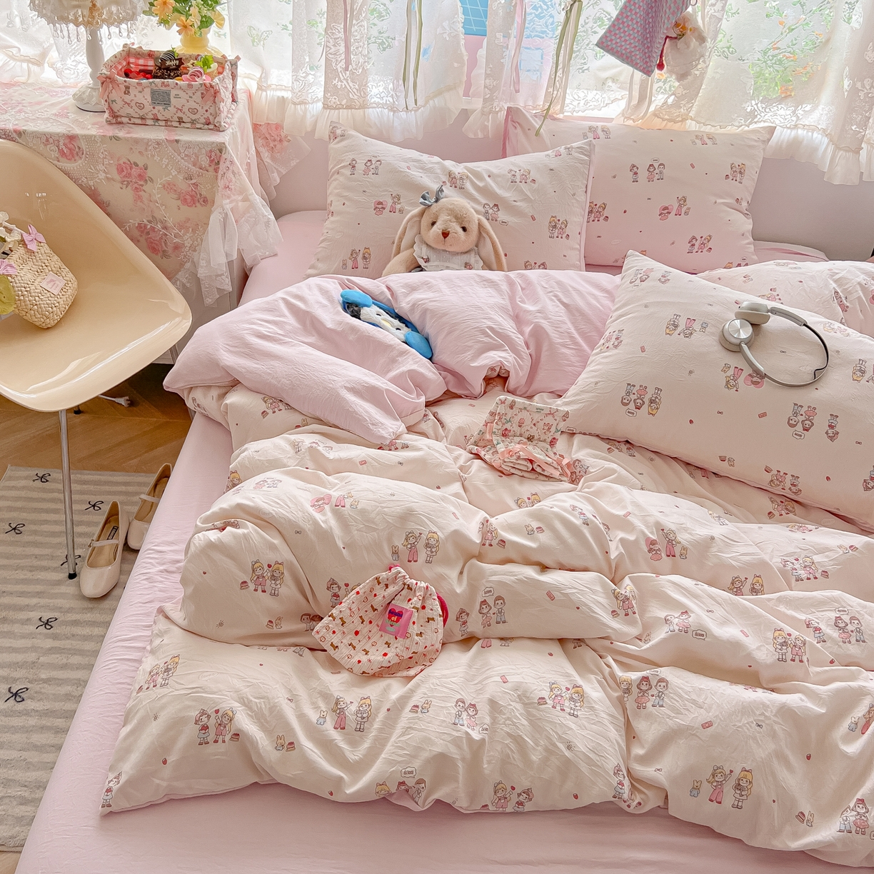 91家纺网 家纺一手货源 找家纺 盼季家纺 2025新款A类水洗棉印花双拼床上用品四件套学生宿舍床笠三件套 简单款-三个好朋友