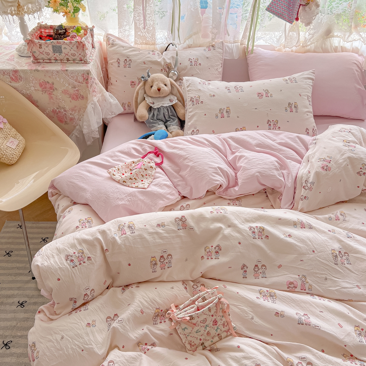 91家纺网 家纺一手货源 找家纺 盼季家纺 2025新款A类水洗棉印花双拼床上用品四件套学生宿舍床笠三件套 简单款-三个好朋友