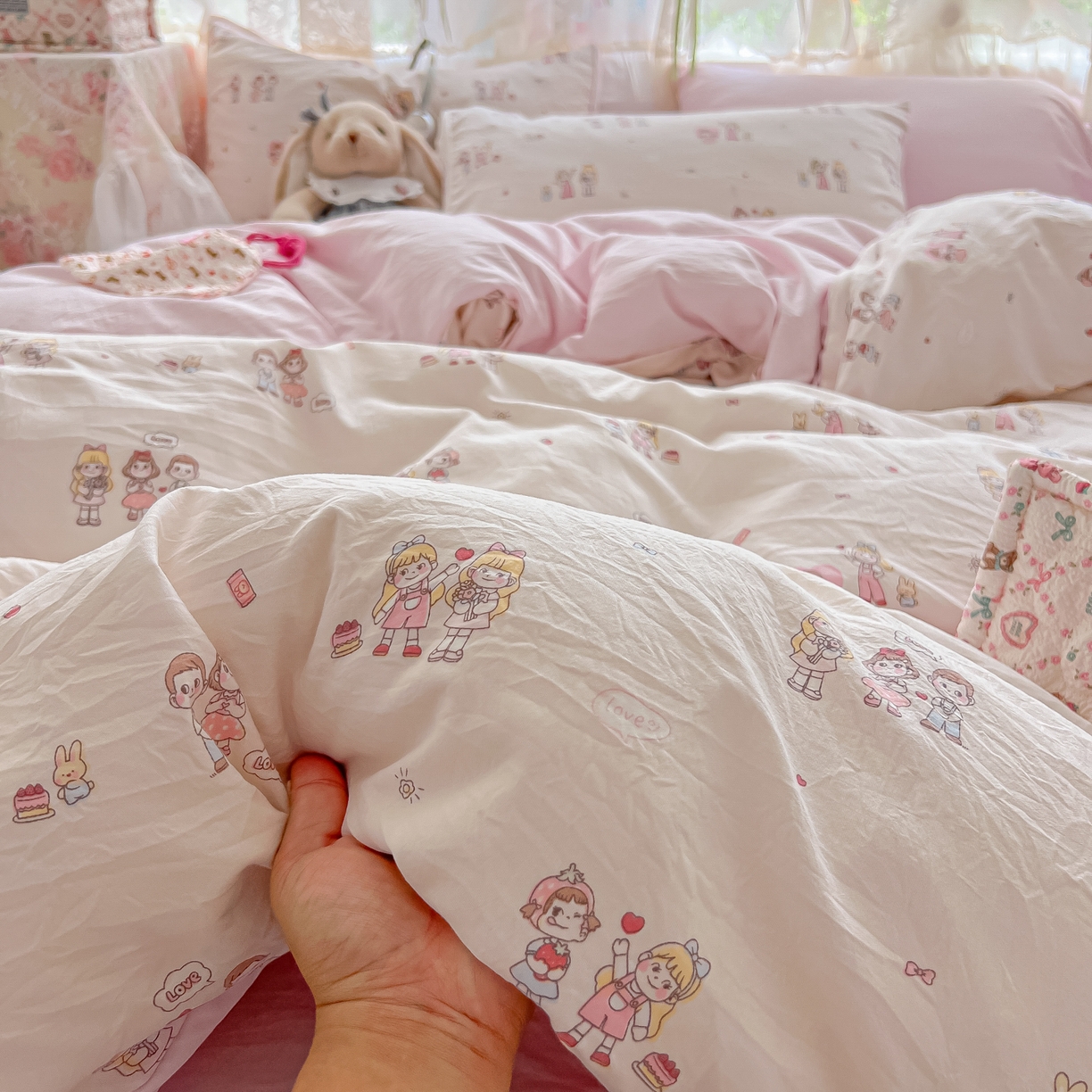 91家纺网 家纺一手货源 找家纺 盼季家纺 2025新款A类水洗棉印花双拼床上用品四件套学生宿舍床笠三件套 简单款-三个好朋友