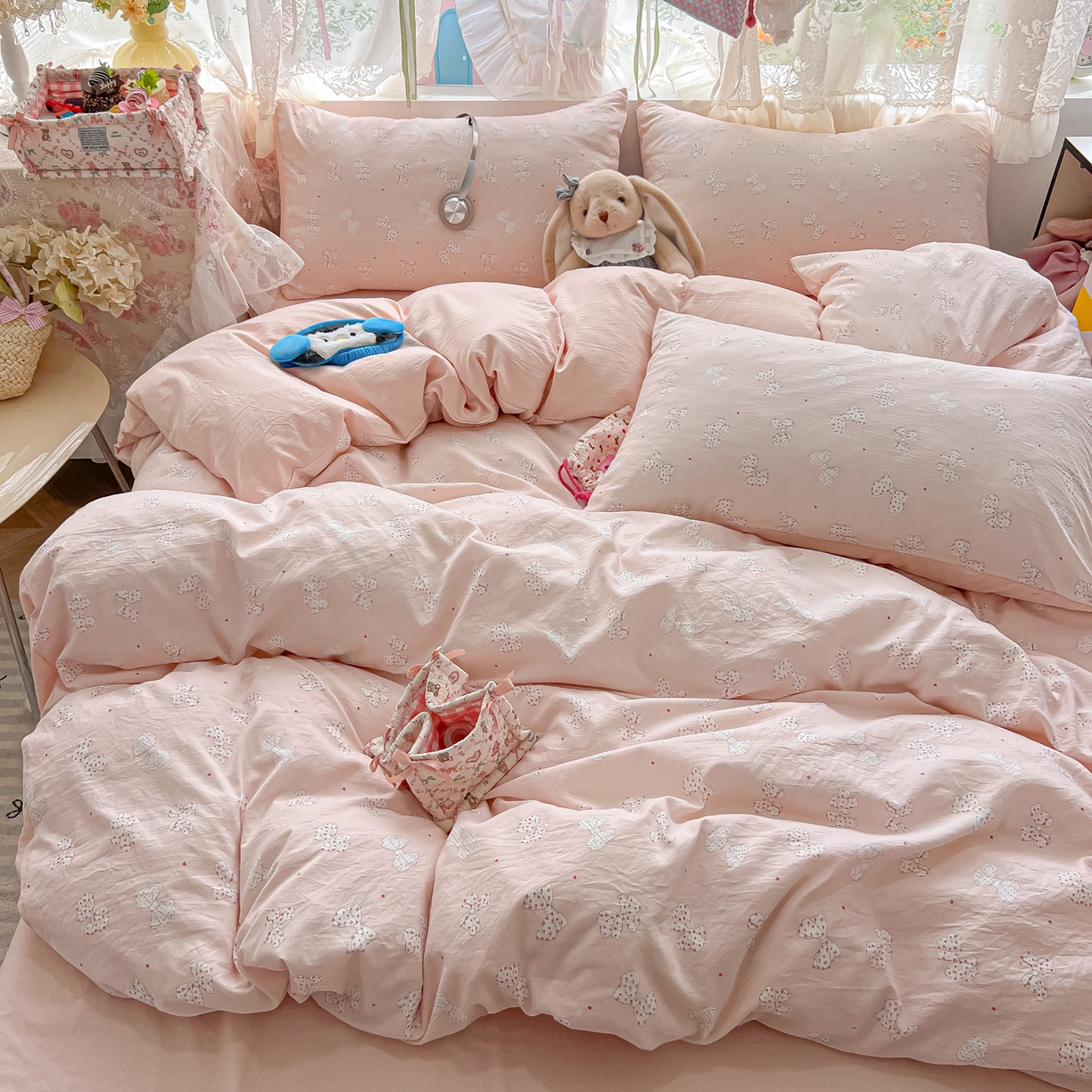 91家纺网 家纺一手货源 找家纺 盼季家纺 2025新款A类水洗棉印花双拼床上用品四件套学生宿舍床笠三件套 简单款-少女蝴蝶结