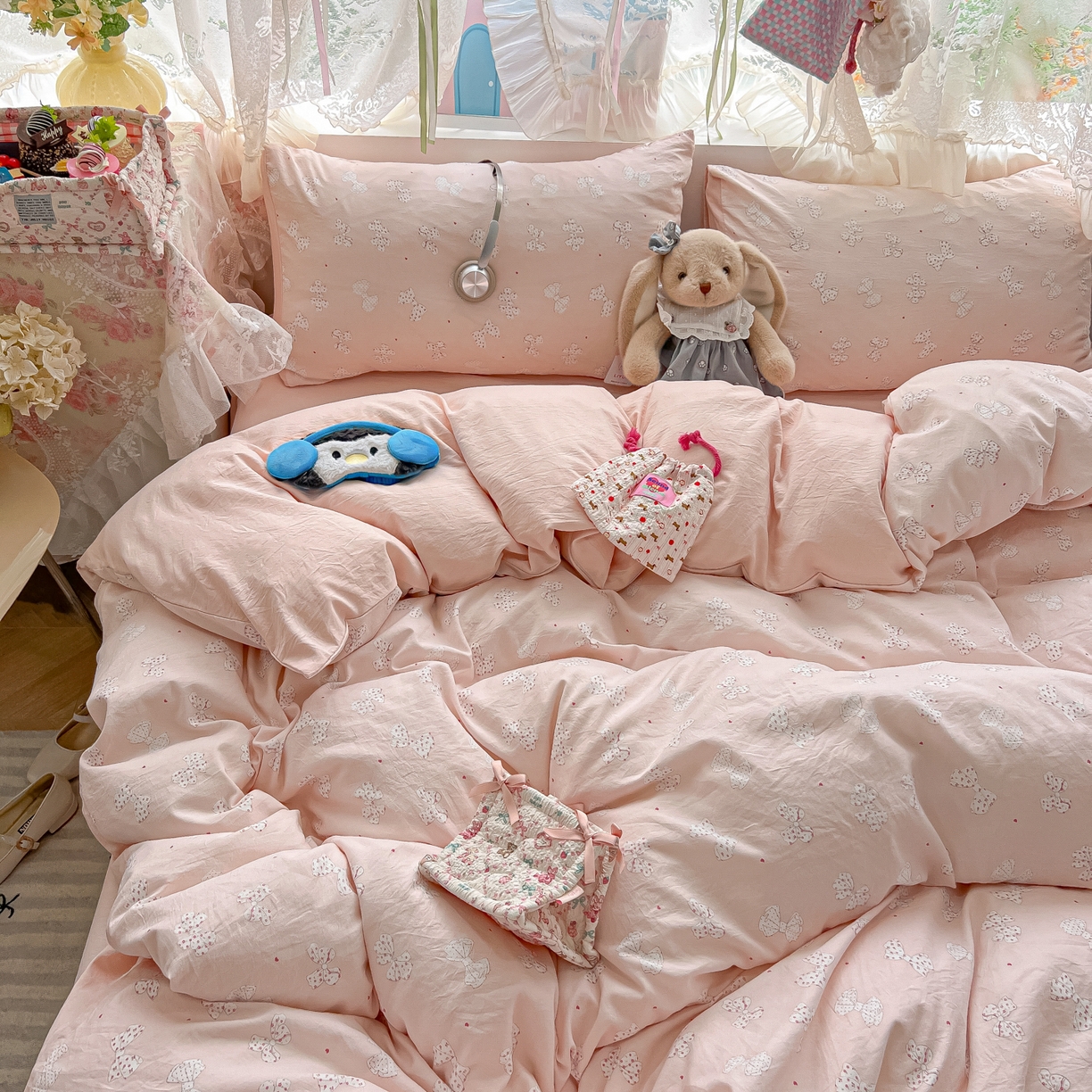 91家纺网 家纺一手货源 找家纺 盼季家纺 2025新款A类水洗棉印花双拼床上用品四件套学生宿舍床笠三件套 简单款-少女蝴蝶结